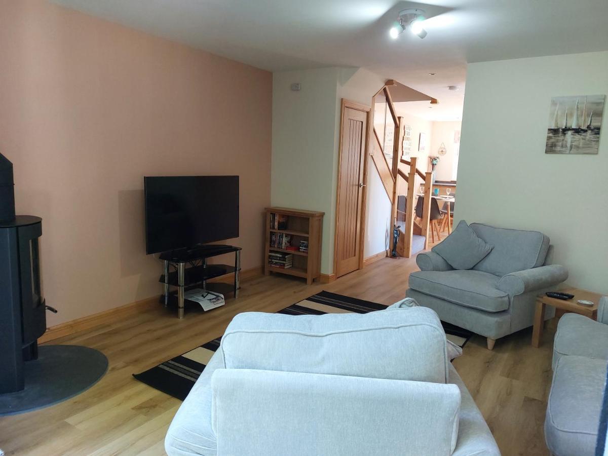 Two Bedroom Cottage - Country Lane -10 Min Walk To Perranporth Beach Exterior photo